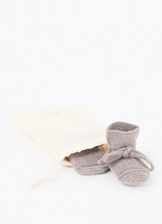 Hvid Gebreide babyslofjes van wol - voorkant 3 taupe