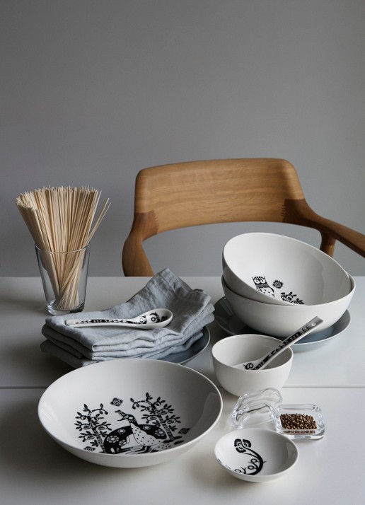 Iittala Dinerbord 27 cm - detail zwart