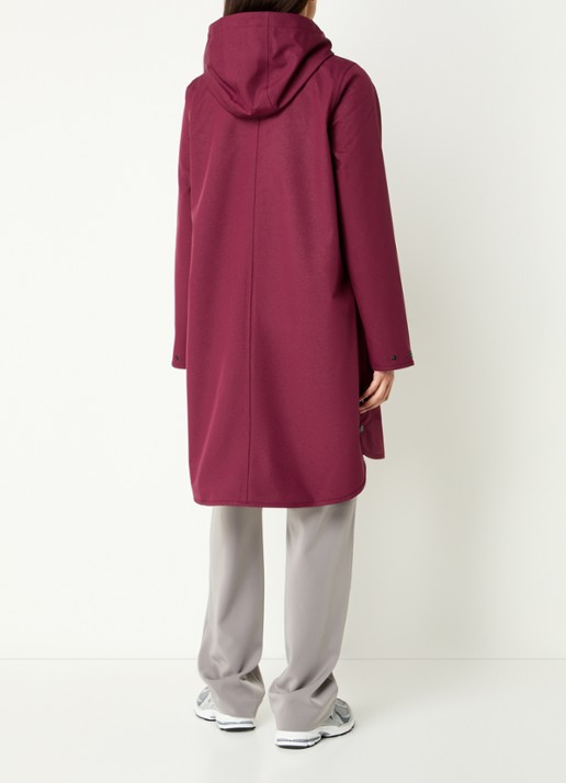 Ilse Jacobsen Rain128 softshell regenjas met afneembare capuchon - achterkant 3 bordeauxrood