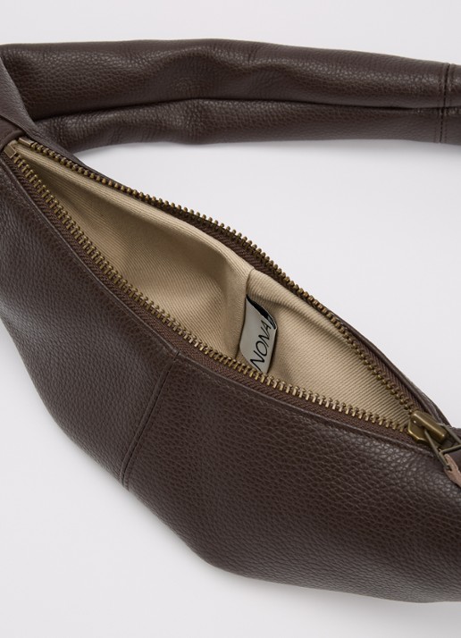 Nona Dames Banana XS crossbodytas van leer in de kleur Chocoladebruin, maat: 1SZ