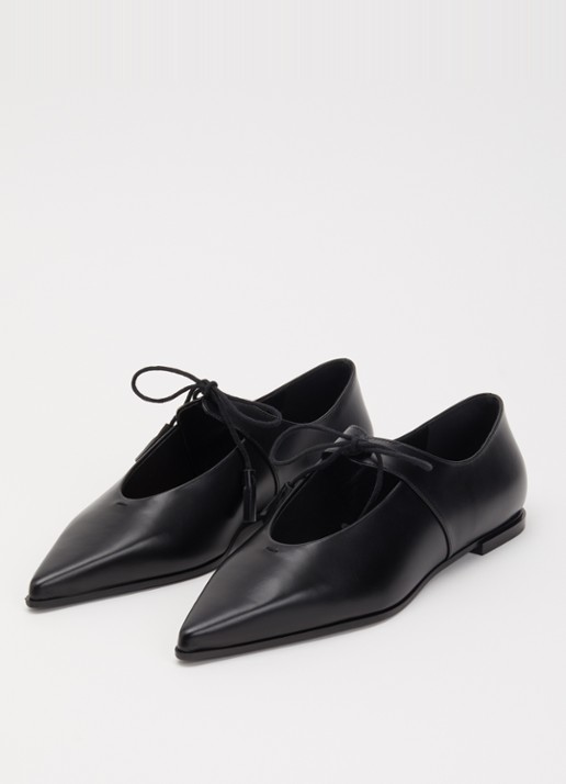 MaxMara Dames Laceup ballerina van kalfsleer in de kleur Zwart