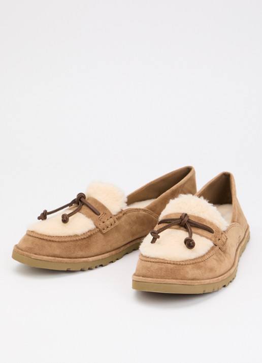 UGG Dames Zora loafer van suède met schapenvacht in de kleur Lichtbruin, maat: 39