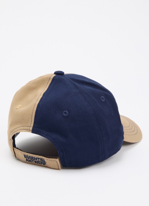 Essentiel Antwerp Dames Jerri pet met borduring in de kleur Blauw