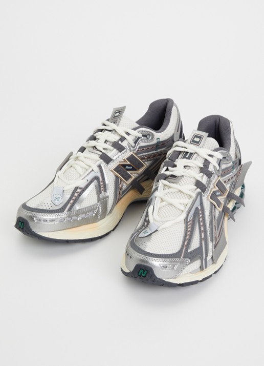 New Balance Heren 1906A sneaker met mesh details in de kleur Grijs, maat: 46,5