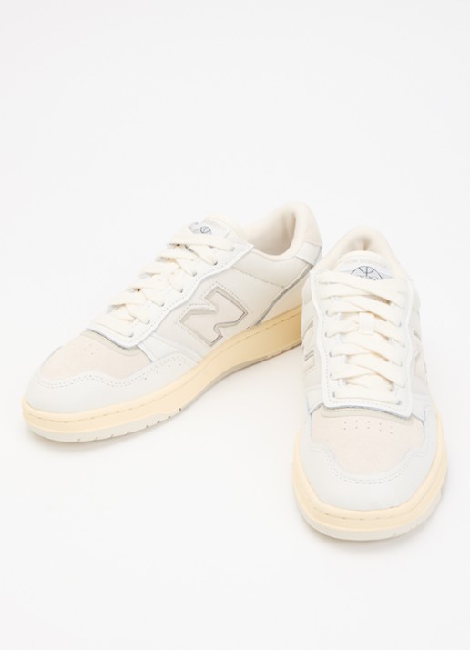 New Balance Dames BB950 sneaker van leer met details van nubuck in de kleur Creme, maat: 38