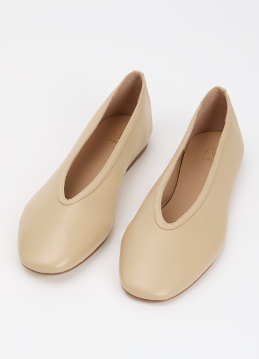 Dune London Dames Hetta ballerina van leer in de kleur Beige