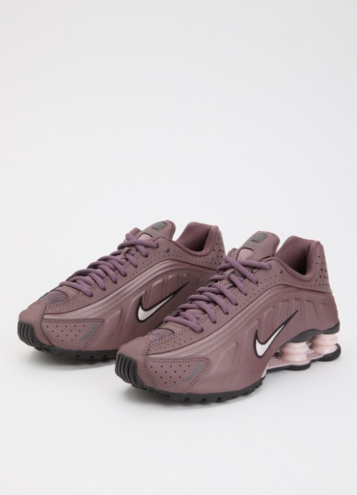 Nike Meisjes Shox R4 sneaker met logo in de kleur Aubergine, maat: 36.5