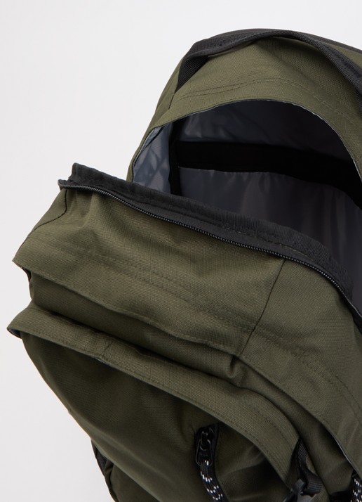 Eastpak Dames Volker Pro rugzak met 16 inch laptopvak in de kleur Bronsgroen, maat: 50X34X22cm