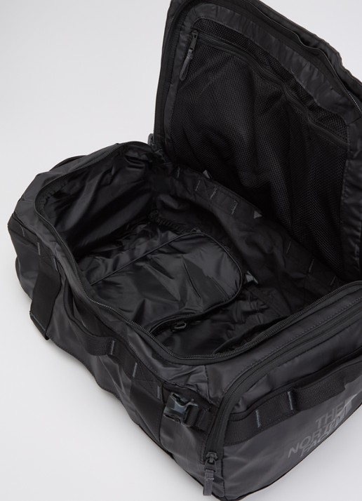 The North Face Base Camp Voyager 32L rugzak met 15 inch laptopvak Zwart - Deal