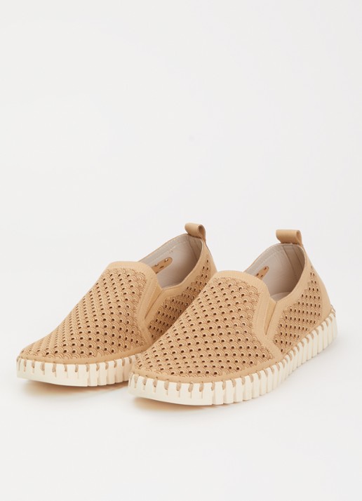 Ilse Jacobsen Heren Tulip slip-on met cut-out detail in de kleur Donkerbeige