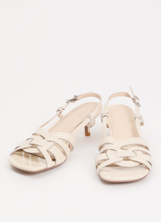 Sofie Schnoor Dames Rosalindsw sandalette van lakleer met gevlochten detail in de kleur Gebroken wit