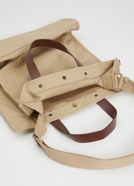 Levi's Heren Heritage schoudertas met details van leer met verstelbare schouderriem in de kleur Beige