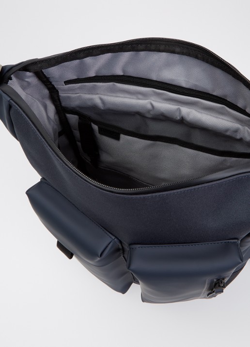 Rains Otaru rugzak met 16 inch laptopvak en waterafstotende coating Donkerblauw - Deal