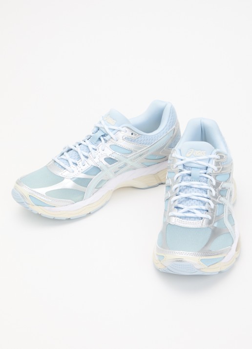 ASICS Dames Gel-cumulus 16 sneaker met metallic details in de kleur Lichtgrijs, maat: 39