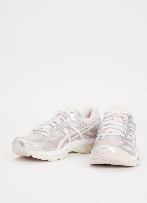 ASICS Dames Gel-cumulus 16 sneaker met metallic details in de kleur Lichtroze, maat: 38