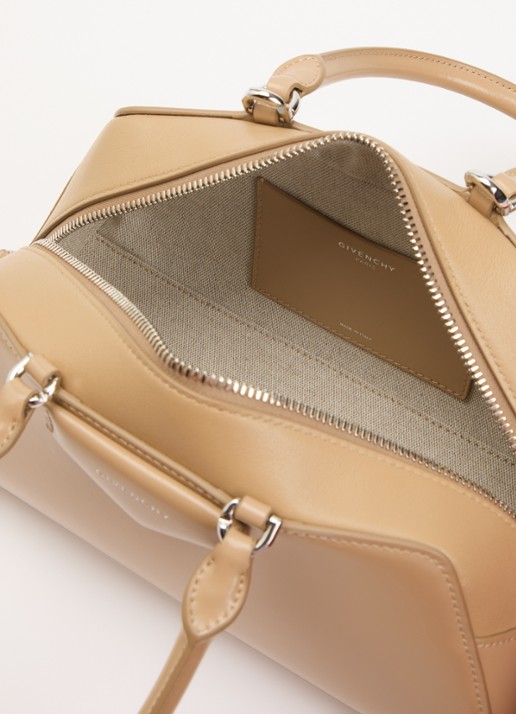 Givenchy Dames Antigona East-West Small handtas van kalfsleer met afneembare schouderriem in de kleur Beige, maat: small
