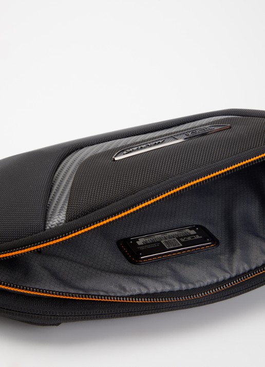 TUMI Crossbodytas met logo en verstelbare schouderriem Zwart - Deal