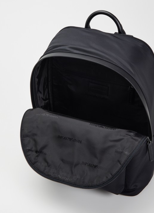 Armani Dames Rugzak met logo in de kleur Zwart