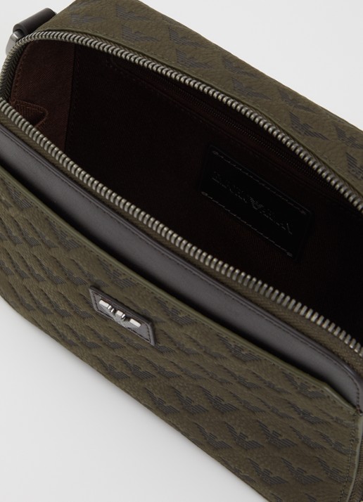 Armani Heren Schoudertas met details van leer en logoprint in de kleur Olijfgroen
