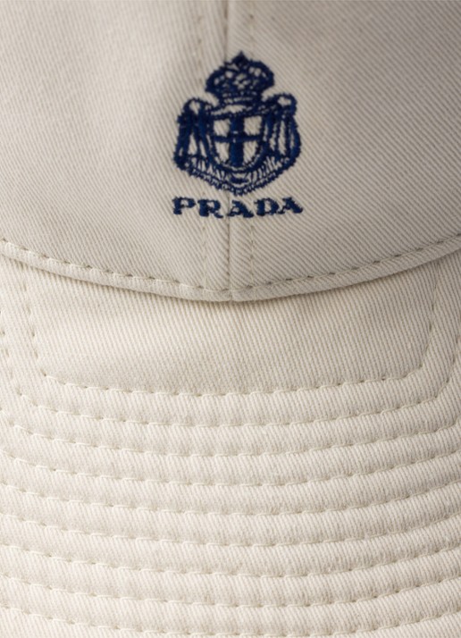 Prada Heren Baseball pet met logoborduring in de kleur Gebroken wit