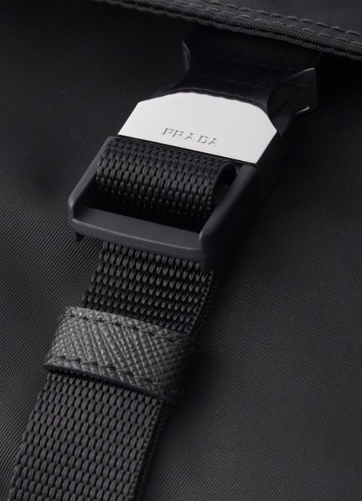 Prada Heren Re-Nylon telefoonhoesje met afneembare schouderriem in de kleur Zwart