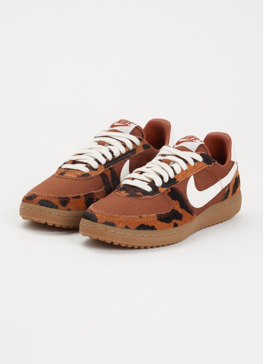 Nike Dames Field General sneaker met dierenprint in de kleur Roestbruin, maat: 38.5