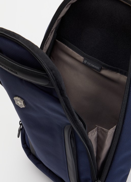 Victorinox Dames Altmont Professional crossbodytas met leren details in de kleur Donkerblauw, maat: 24x10x39