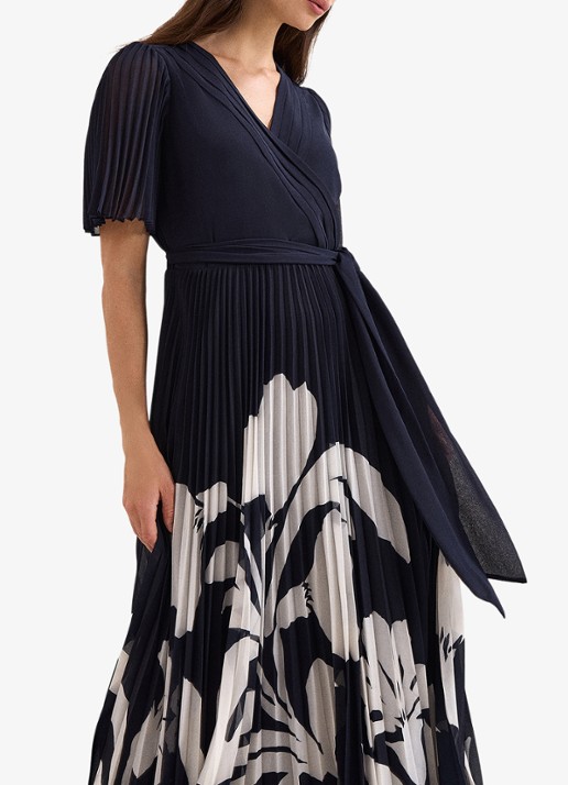 Phase Eight Dames Abigail maxi jurk met bloemenprint in de kleur Blauw
