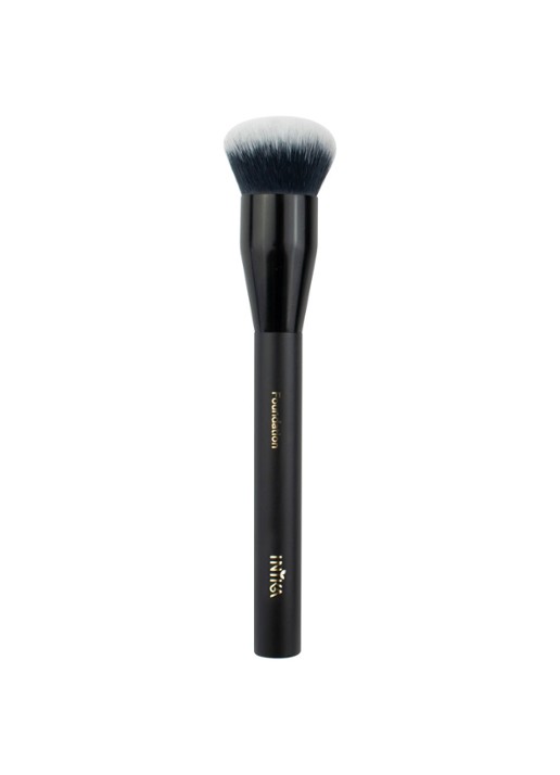 INIKA Uw Cadeau: Foundation Brush - voorkant undefined
