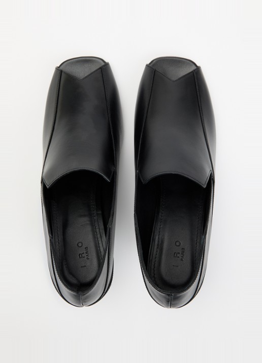 IRO Doll pump van leer  - detail 2 zwart