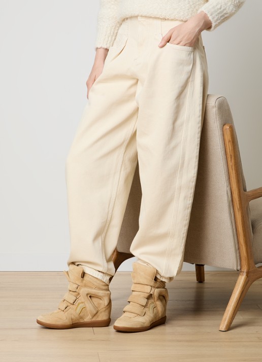 Isabel Marant Bekett sneakerwedge van suède - voorkant 2 beige