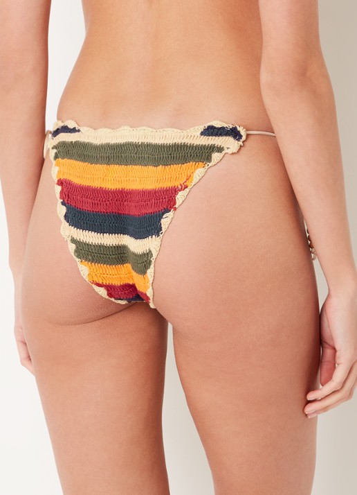 It's Now Cool Brazilian bikinislip van crochet - achterkant 5 abrikoos