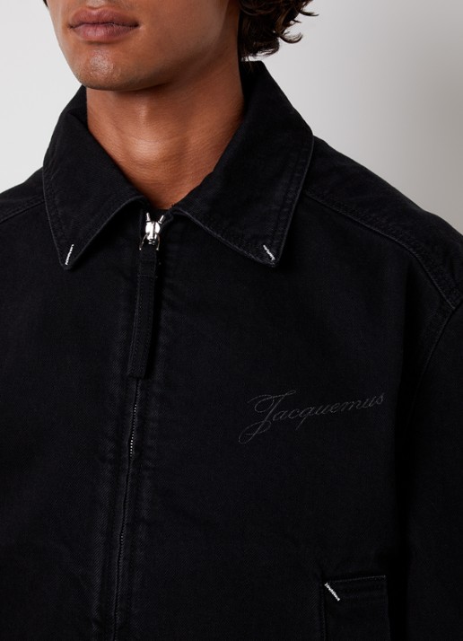Jacquemus de-Nîmes Canevas spijkerjas met logo en steekzakken - detail 2 zwart