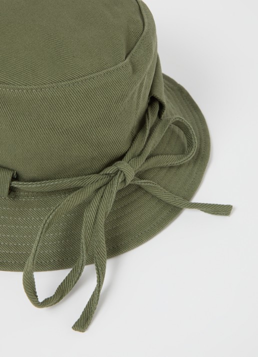 Jacquemus Le Bob Gadjo bucket hoed van canvas  - detail bronsgroen