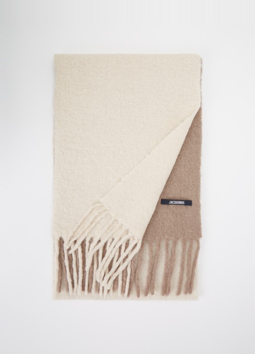 Jacquemus Le Moisson sjaal in alpaca wolblend met logoborduring 225 x 38 cm