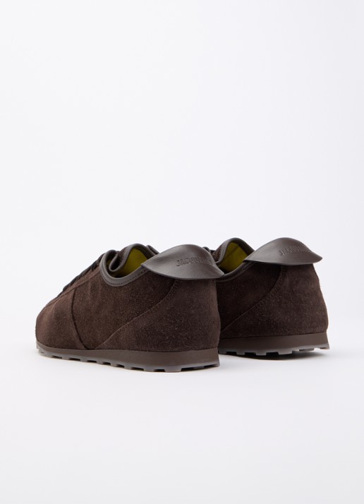 Jacquemus Les Tennis sneaker van kalfssuède  - achterkant 2 donkerbruin