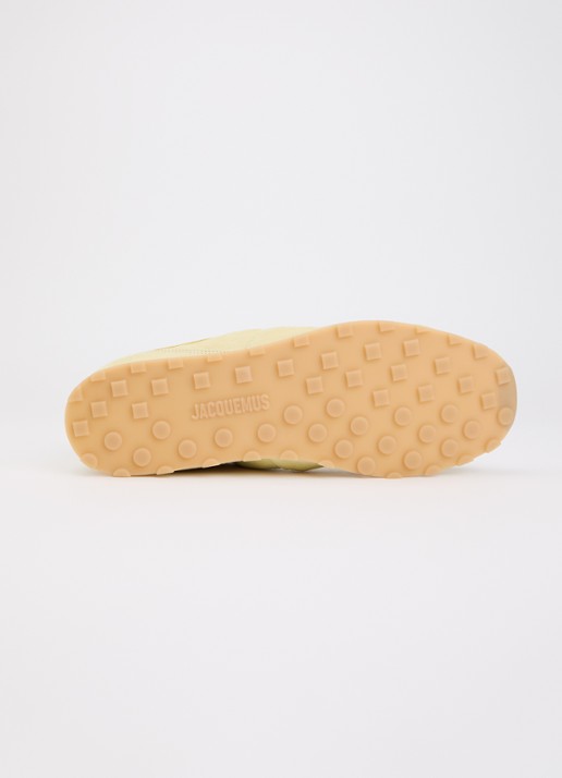 Jacquemus Les Tennis sneaker van kalfssuède - detail 3 lichtgeel