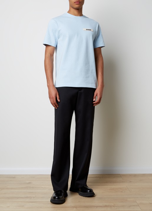 Jacquemus T-shirt met logo - voorkant 2 lichtblauw
