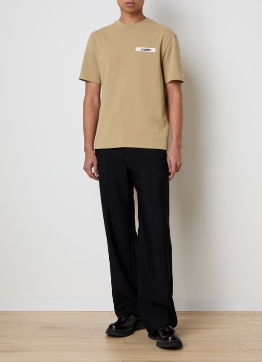 Jacquemus T-shirt met logo - voorkant 2 donkerbeige