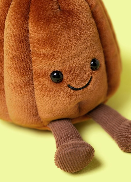 Jellycat Amuseables Carole Canelé knuffel 11 cm - detail 5 bruin