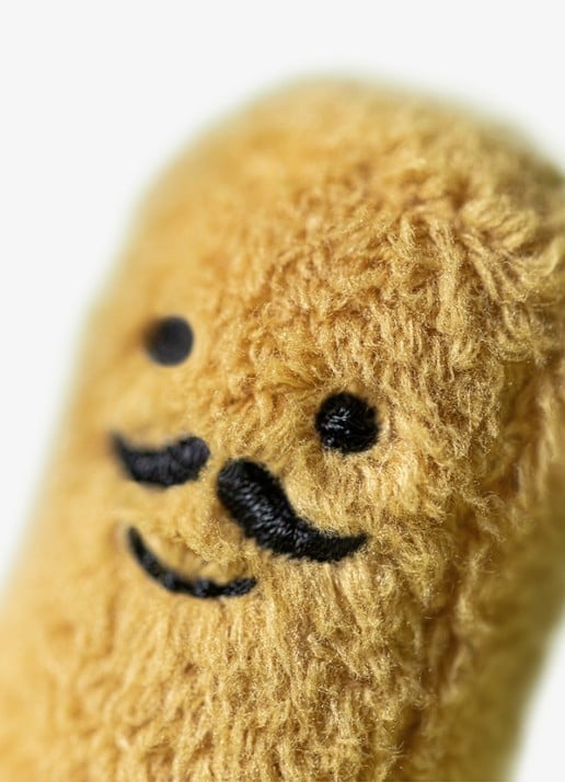 Jellycat Amuseables Eggetha Egg and Lance Soldier knuffel 16 cm - detail 3 beige