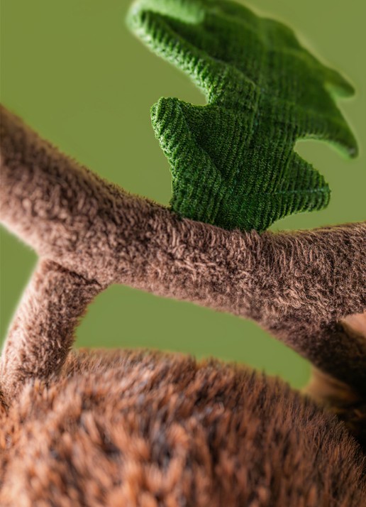 Jellycat Amuseables Ort & Tum Acorns knuffel 15 cm - detail 2 beige