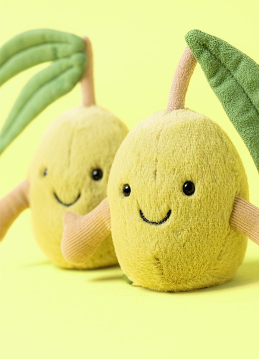 Jellycat Amuseables Pair of Olives knuffel 14 cm - voorkant 2 groen