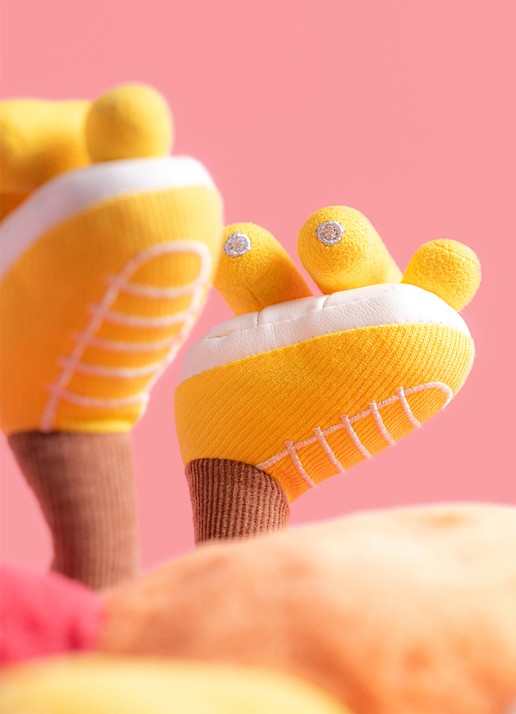Jellycat Amuseables Sun 'Roller Skates' knuffel 24 cm - detail 4 multicolor