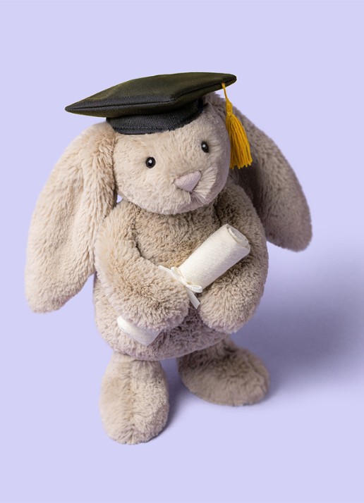 Jellycat Bashful Bunny Graduation Outfit knuffel 31 cm - voorkant 3 beige