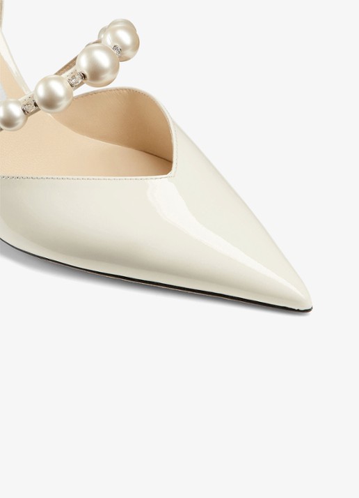 Jimmy Choo Aurelie 65 pump van lakleer met imitatieparels - detail ivoor