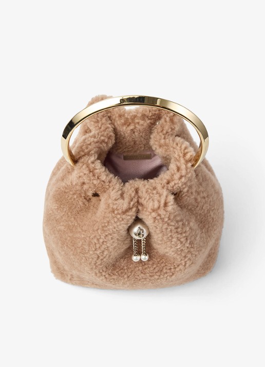 Jimmy Choo Bon Bon handtas van lamsvacht - detail 3 lichtbruin