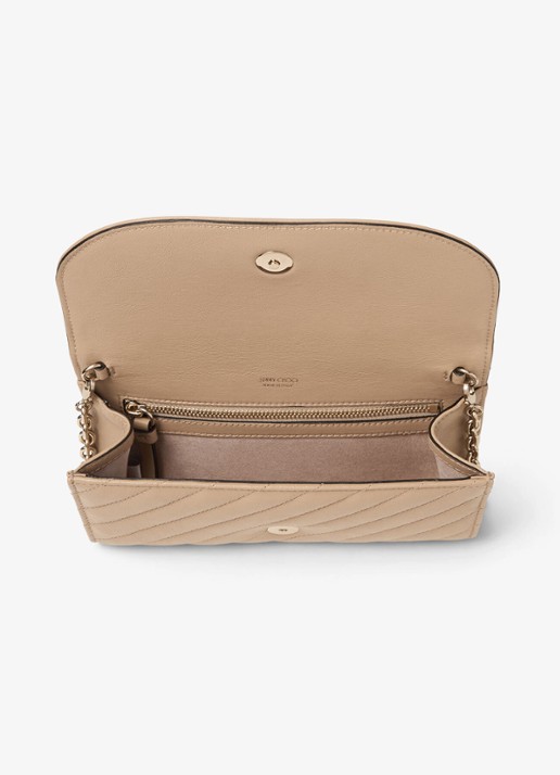 Jimmy Choo Curve clutch van lamsleer met afneembare schouderriem - detail 2 beige