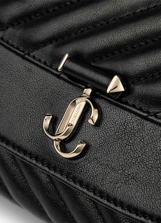 Jimmy Choo Curve M crossbodytas van lamsleer - detail 2 zwart