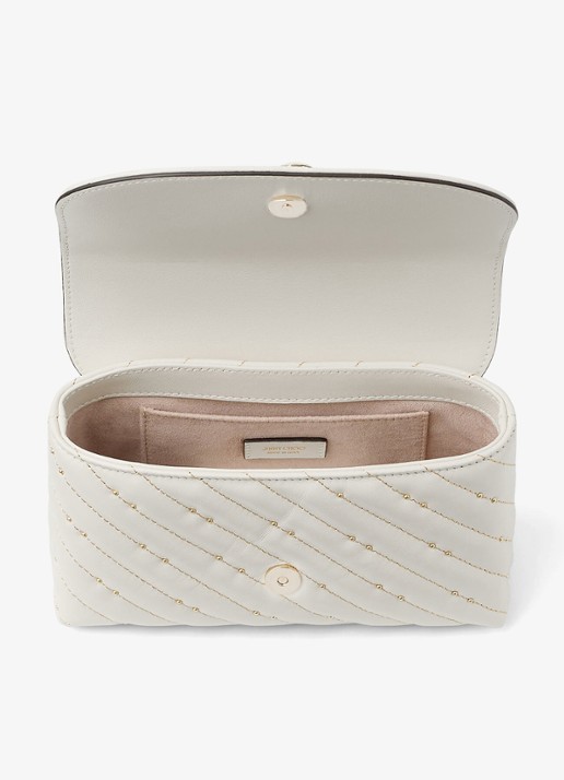 Jimmy Choo Curve S crossbodytas van lamsleer met studs - detail 5 gebroken wit